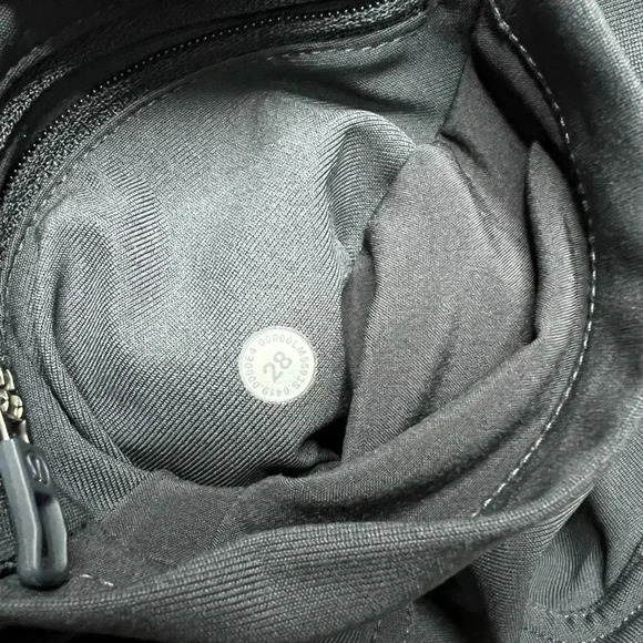 Lululemon ABC Pant *Skinny 34" Obsidian size 28 like new - Picture 3 of 4